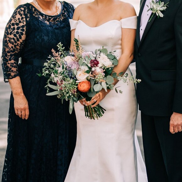 Size 18 Navy Lace Teri Jon long gown - Picture 4 of 9